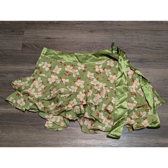 Abercrombie & Fitch Dresses & Skirts - Abercrombie & Fitch 100% Silk Floral Wrap Mini Skirt Green Ruffle Size 2 NWT Y2K